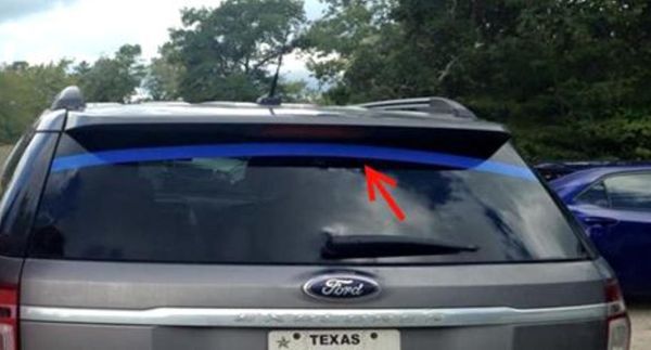 Ja redzat automašīnas logā zilu lenti, tad tas nozīmē šo!