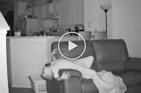 Tēvs uzstādīja mājās video novērošanas kameru. Lūk, ko viņa uzņēma 2 naktī!