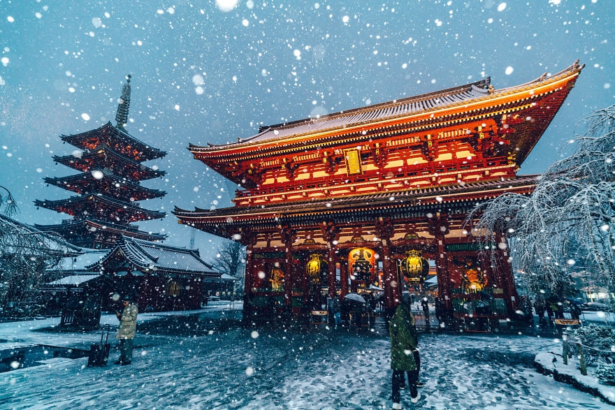Tokija sniegputenī – nudien pasakaini fotoattēli