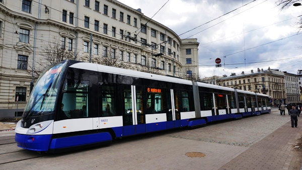 Ņem vērā: No 3. marta Rīgā tiek slēgta 6. un 4. maršruta tramvaju satiksme, veiktas arī būtiskas izmaiņas citu transportu kustībā, tai skaitā nakts mikroautobusu maršrutos