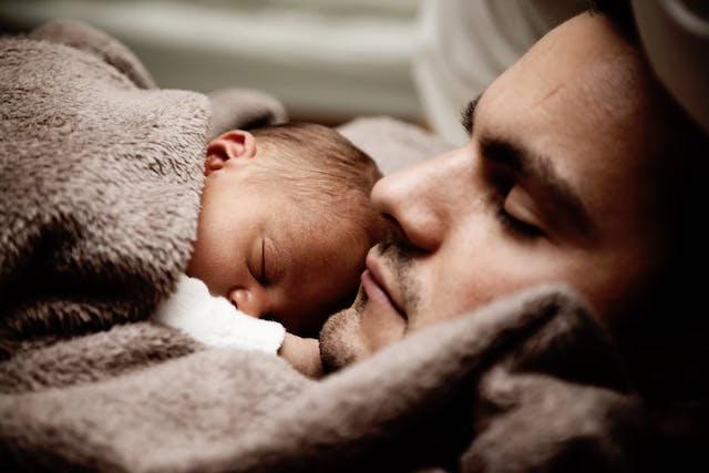 Veicot paternitātes testu vīrietis atklājis, ka nav sava dēla bioloģiskais tēvs