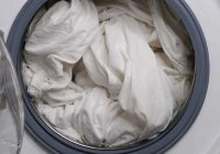 5 rupjas kļūdas gultas veļas kopšanā, kuru dēļ tā bojājas nepieklājīgi ātri
