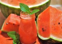 Jaunais hits slavenību vidū – arbūzu sulas dzeršana! Vai tas ir tikpat labi kā paša augļa ēšana?