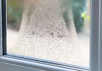 Kā atbrīvoties no kondensāta uz logiem: interesantas metodes