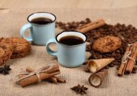 Kā pagatavot kafiju ar ingveru: īsta ziemas recepte