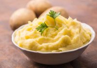 Cik ilgi vārīt kartupeļus biezenim: pareizais laiks uzlabos ēdiena garšu