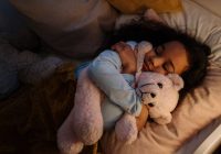 Tik salds miegs kā mazam bērnam! 4 lietas, ko nevajadzētu darīt pirms gulētiešanas
