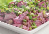 RECEPTE. Izsmalcināti salāti kā labākajos restorānos! Viegli pagatavojami no vienkāršiem produktiem – tie pirmie pazūd no svētku galda!