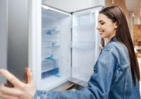 Jūs nepareizi tīriet ledusskapja gumijas: nekad to nedariet, lai nesabojātu pārtiku
