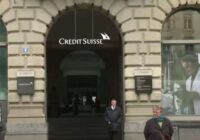 Šveices regulators izmeklē Credit Suisse pēdējos darbības